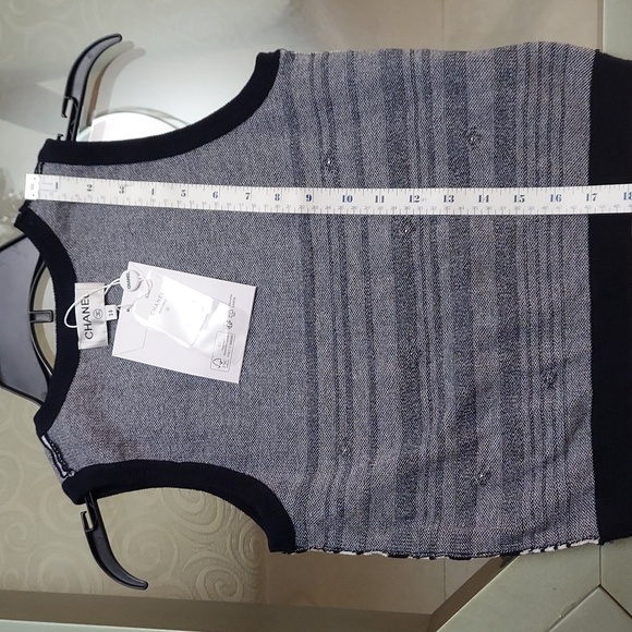 CHANEL Black and White Striped Crop Top - Picture 2 of 3